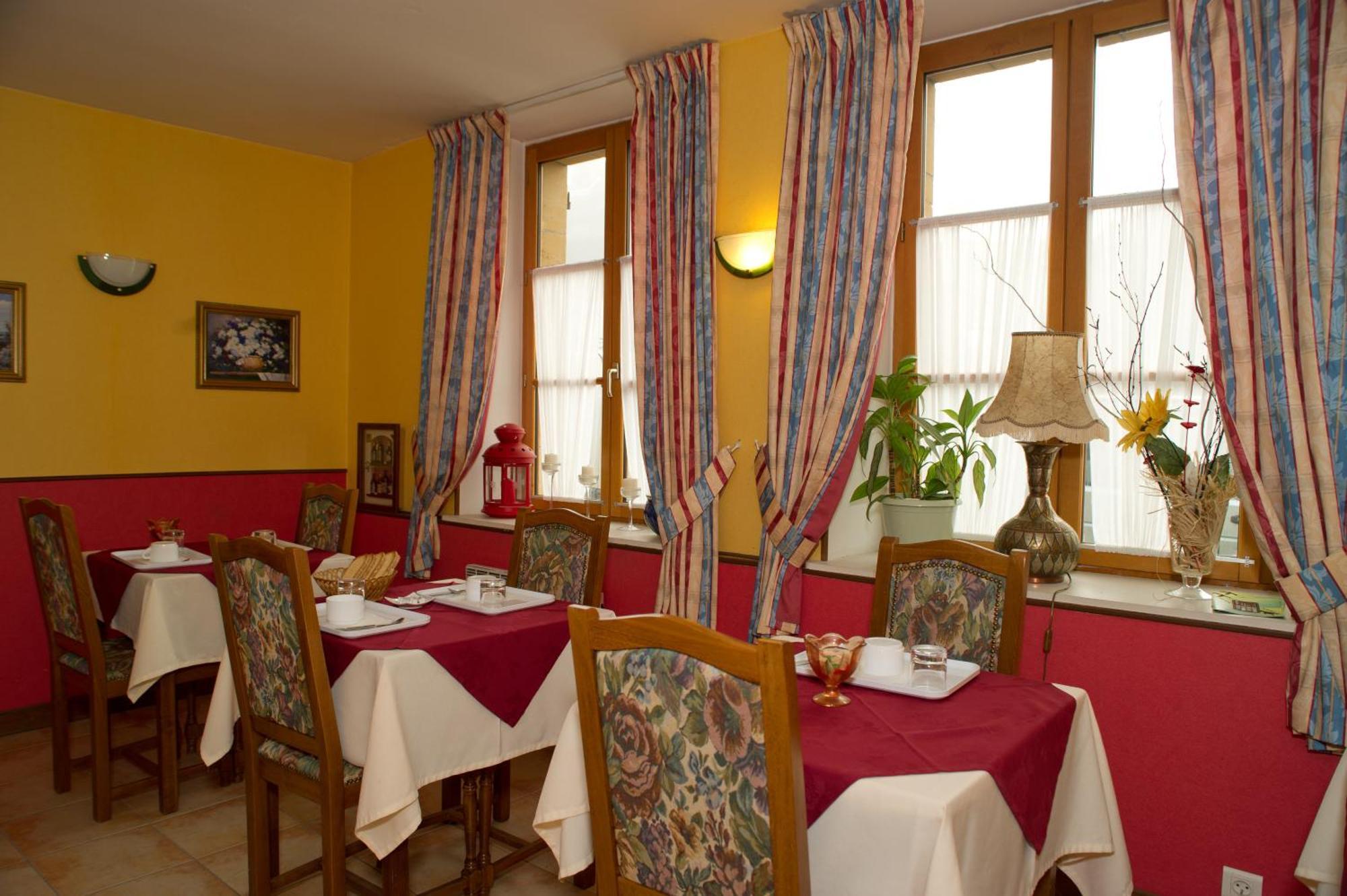 Logis Hotel Le Val De Vence Launois-sur-Vence Zewnętrze zdjęcie