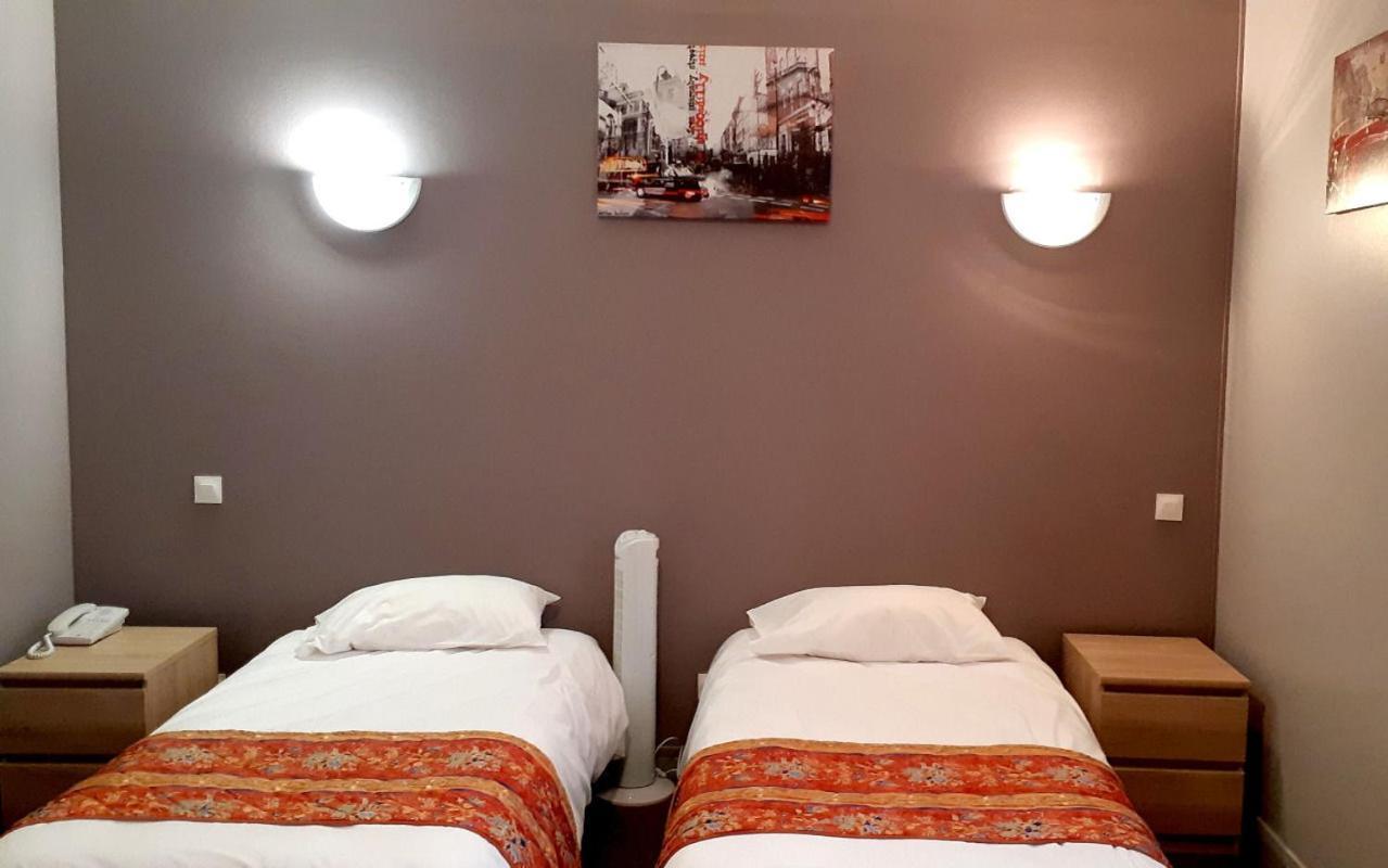 Logis Hotel Le Val De Vence Launois-sur-Vence Zewnętrze zdjęcie