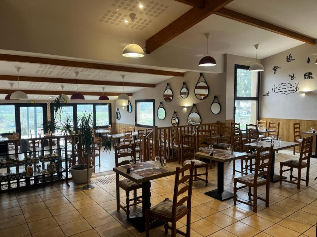 Logis Hotel Le Val De Vence Launois-sur-Vence Zewnętrze zdjęcie