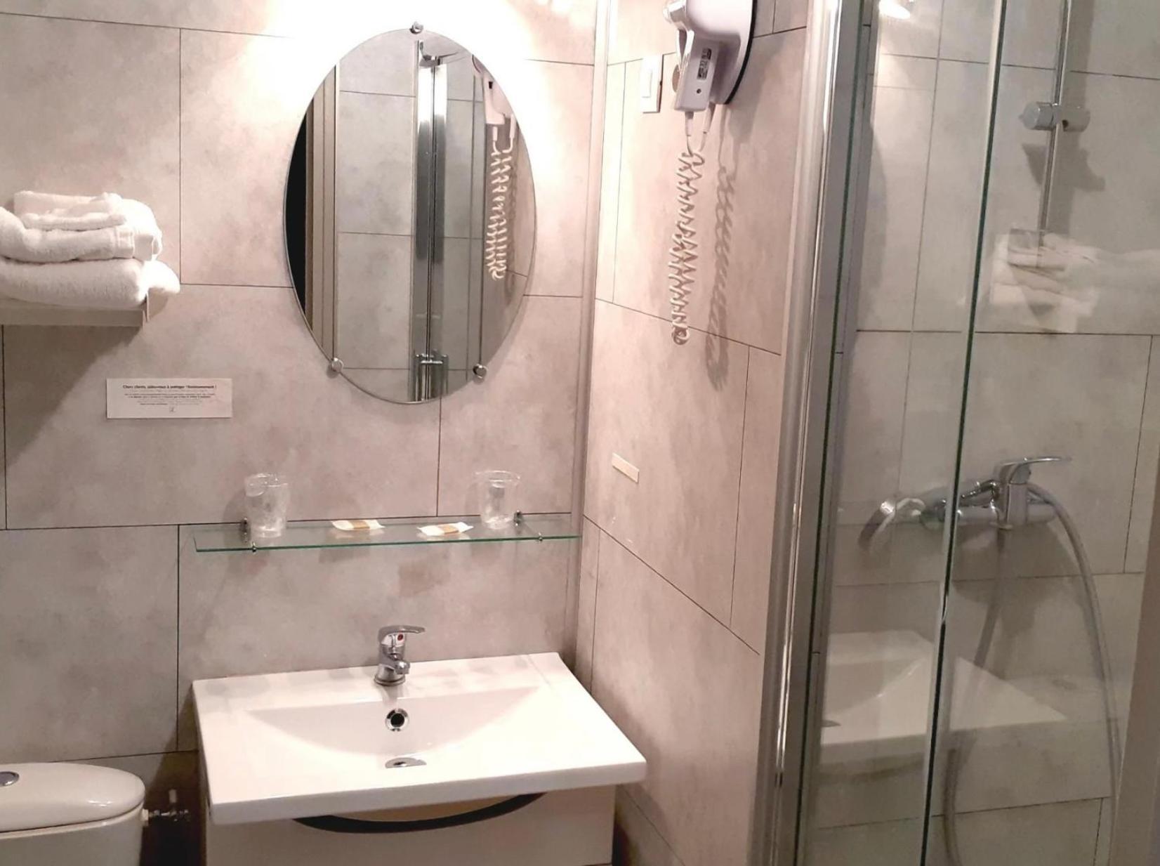 Logis Hotel Le Val De Vence Launois-sur-Vence Zewnętrze zdjęcie